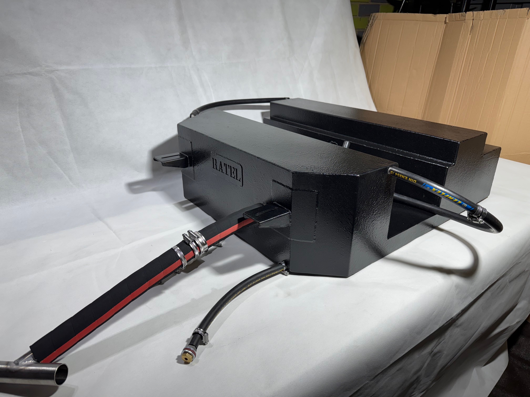 Isuzu 2011 fuel tank 60 lt